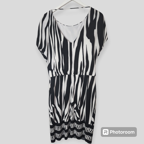 Cache Black & White Zebra Print Open Back Blouson Dress size 6 - Picture 6 of 9